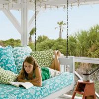 DIY Outdoors: Hang Relaxing Porch Swing
